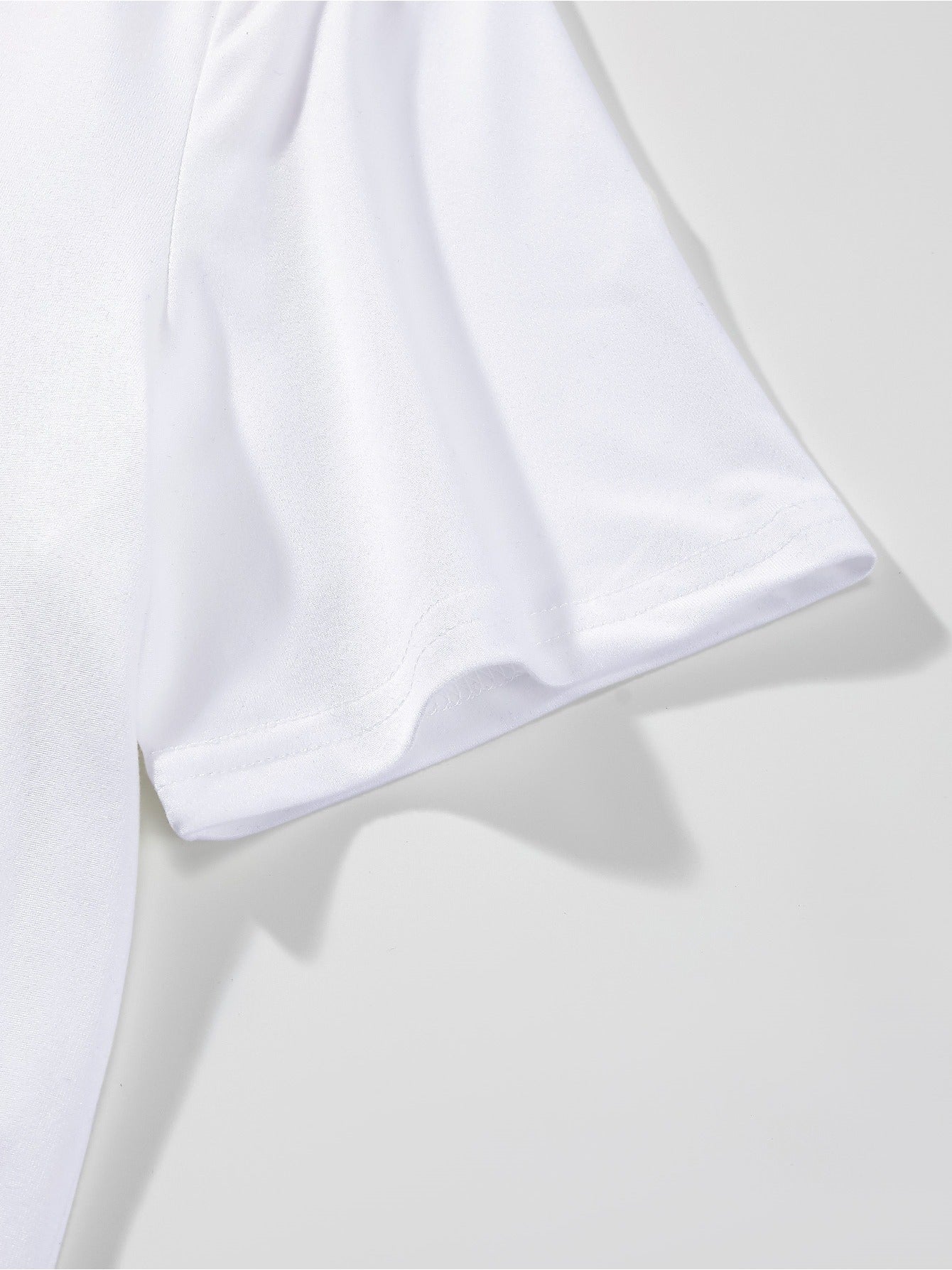 unisex Casual Graphic Print T-Shirt - Comfortable Fabric, Printed Tee, Streetwear style.