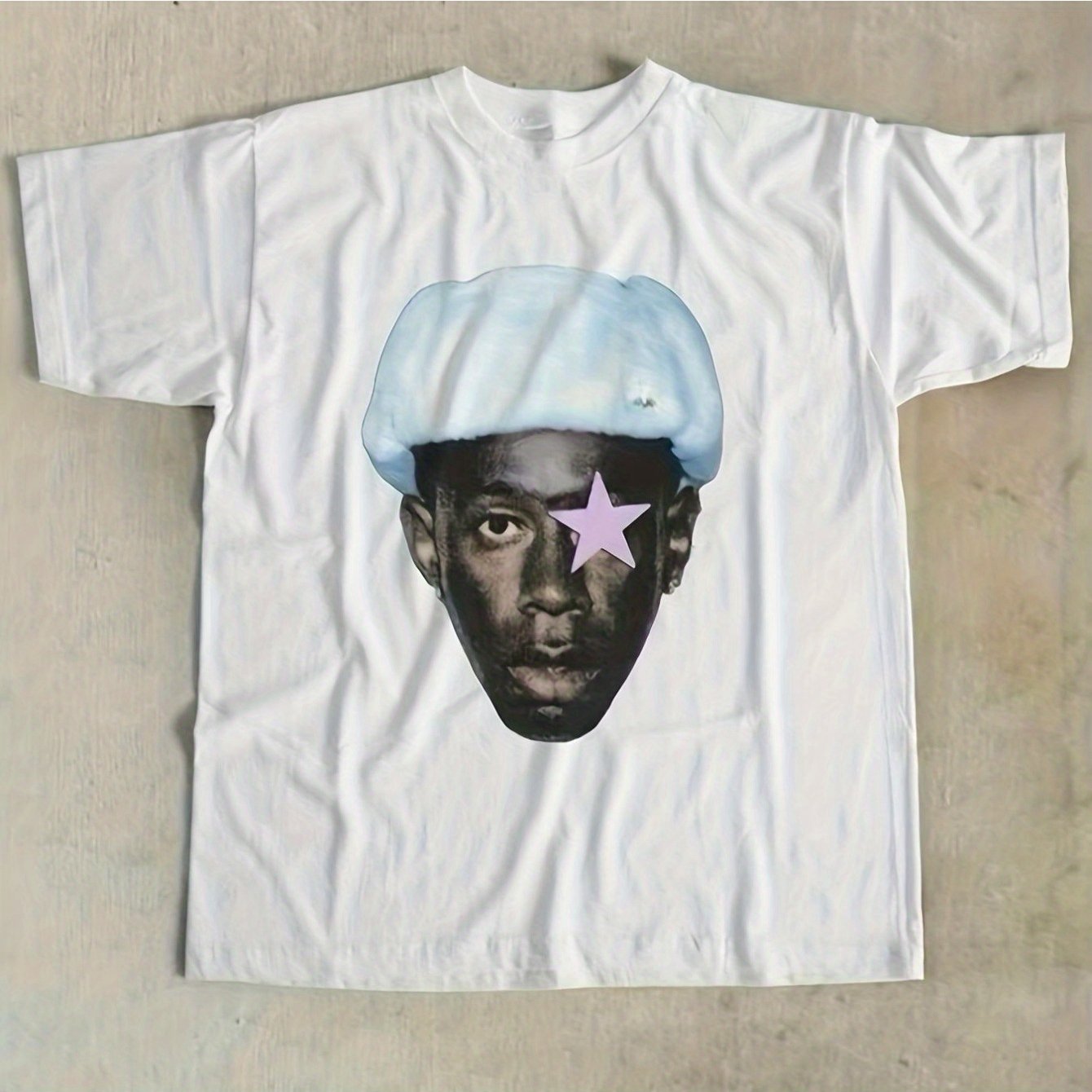 unisex Casual Graphic Print T-Shirt - Comfortable Fabric, Printed Tee, Streetwear style.